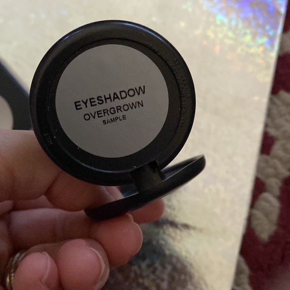 Brand new MAC Overgrown Shadow- limited! - Picture 3 of 5